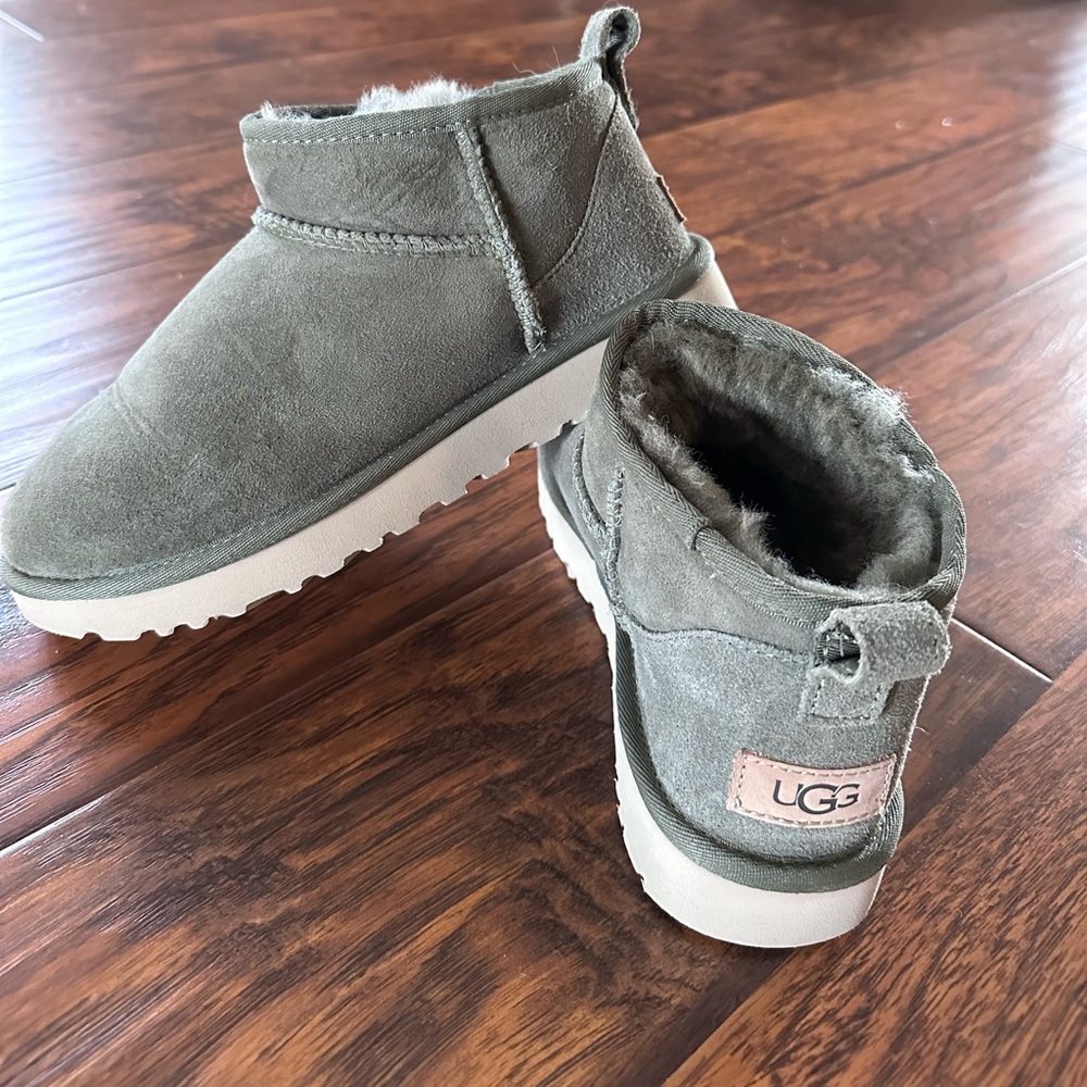 UGG Ultra Mini in Burnt Olive